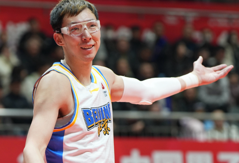 开云体育-CBA第11轮最佳阵容：周琦领衔陶汉林李弘权入选 史密斯威尔斯上榜