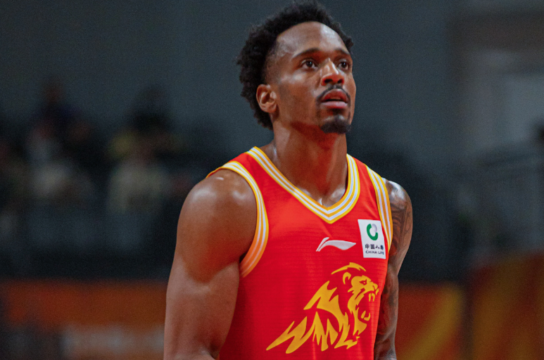 开云体育-布朗41+6三分赛季新高广厦力克上海 胡金秋18分王哲林12+9