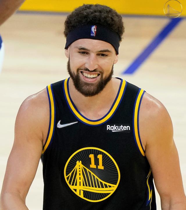 开云体育-从前叉与跟腱撕裂到重返总决赛 汤普森浴火涅槃