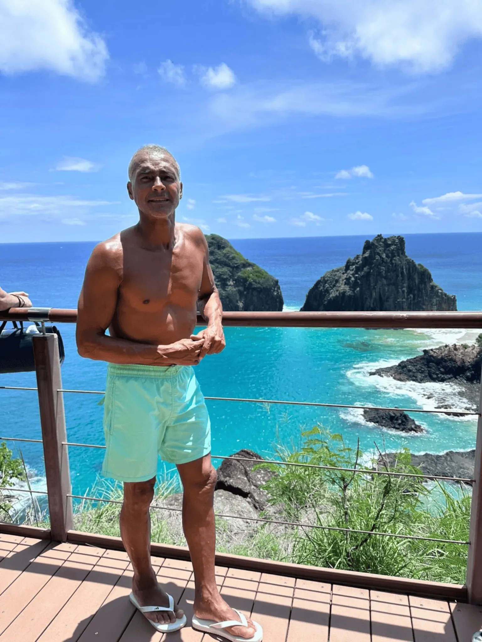 开云APP-罗马里奥被比他小35岁学生女友甩了，他被曝与对方闺蜜出轨